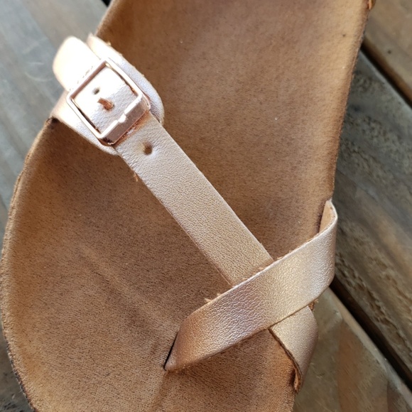 Rosegold criss cross cork Sandal Host pick - Picture 7 of 9